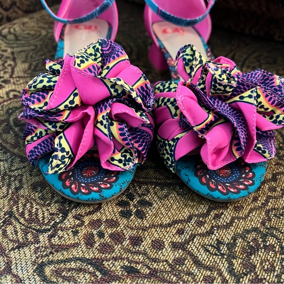 GB Girls Rhosie Floral Big Girl Sandals - Picture 2 of 5